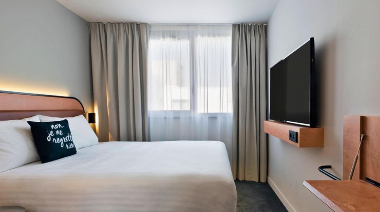 <b>MOXY Paris Bastille Room</b>. Images powered by <a href="https://www.leonardoworldwide.com/" title="Leonardo Worldwide" target="_blank">Leonardo</a>.