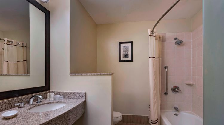 Courtyard by Marriott San Salvador Room