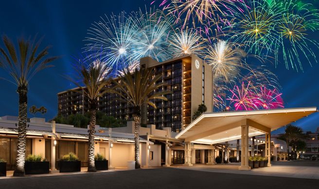 Sheraton Park Hotel at Anaheim Resort Exterior