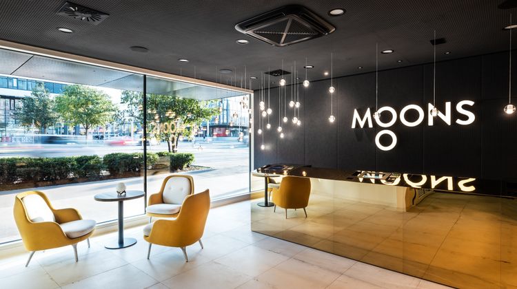 MOOONS Hotel Lobby