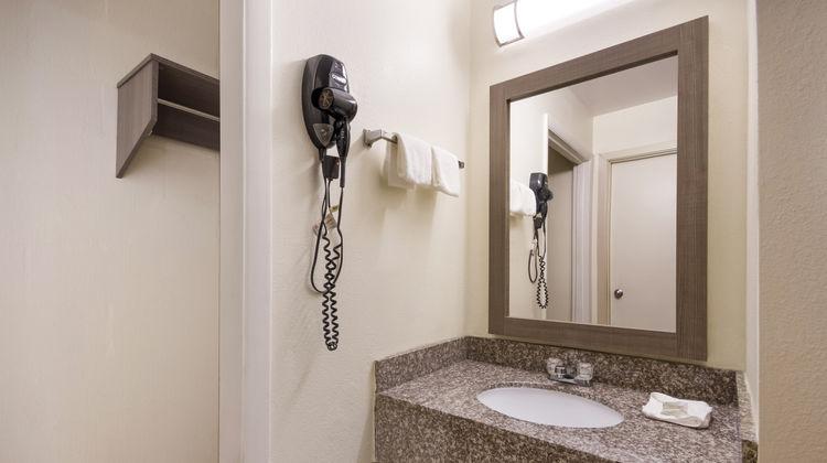 Red Roof Inn Crestview Room