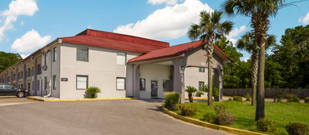 Red Roof Inn Crestview Exterior