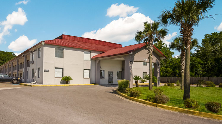 Red Roof Inn Crestview Exterior
