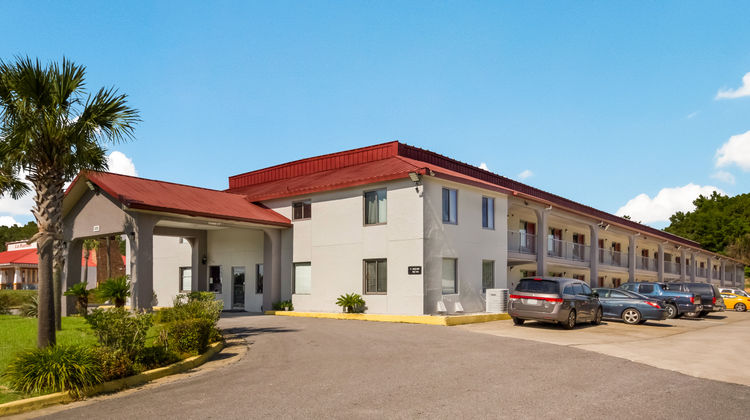 Red Roof Inn Crestview Exterior
