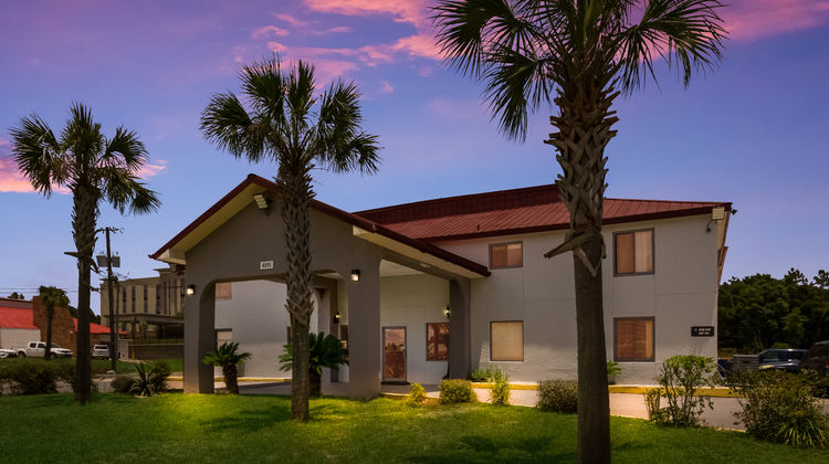 Red Roof Inn Crestview Exterior