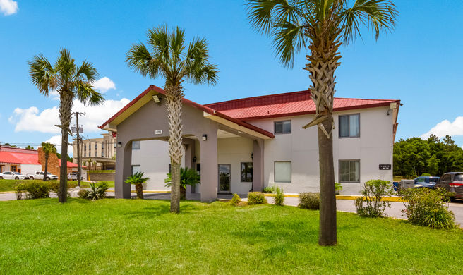 Red Roof Inn Crestview Exterior