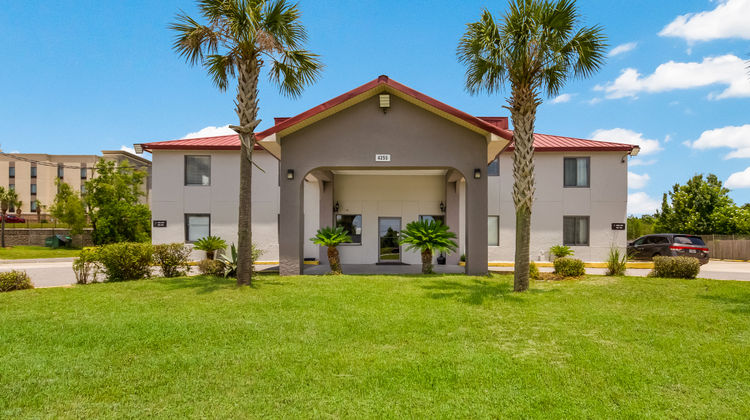 Red Roof Inn Crestview Exterior