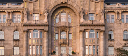 Four Seasons Hotel Gresham Palace Exterior