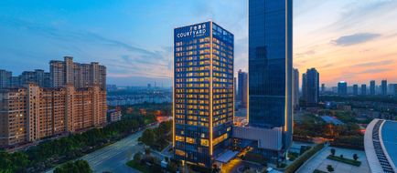 Courtyard by Marriott Luoyang Exterior