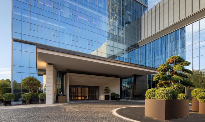 Courtyard by Marriott Luoyang Exterior