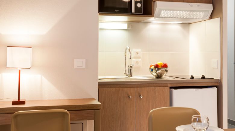 <b>Neho Suites Porte de Geneve Room</b>. Images powered by <a href="https://www.leonardoworldwide.com/" title="Leonardo Worldwide" target="_blank">Leonardo</a>.