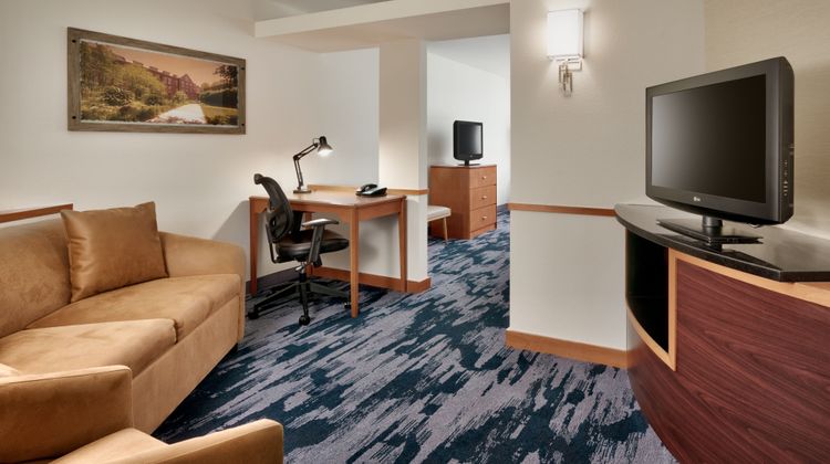 Fairfield Inn & Stes Tallahassee Central Suite