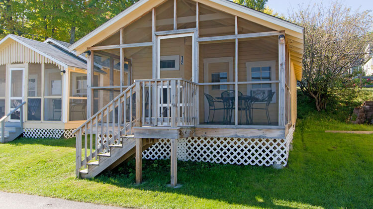 Half Moon Motel & Cottages Exterior