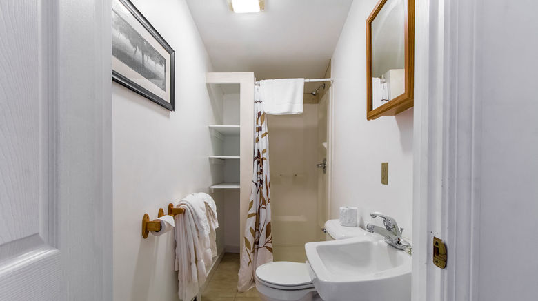 <b>Half Moon Motel & Cottages Room</b>. Images powered by <a href="https://www.leonardoworldwide.com/" title="Leonardo Worldwide" target="_blank">Leonardo</a>.