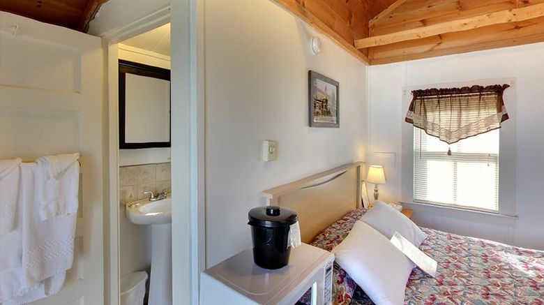 <b>Half Moon Motel & Cottages Lobby</b>. Images powered by <a href="https://www.leonardoworldwide.com/" title="Leonardo Worldwide" target="_blank">Leonardo</a>.