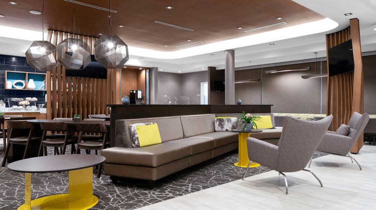 SpringHill Suites Charlotte Huntersville Lobby