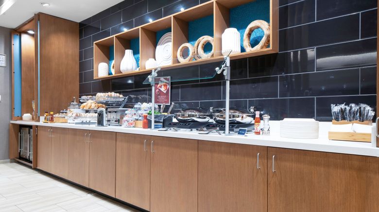 <b>SpringHill Suites Charlotte Huntersville Restaurant</b>. Images powered by <a href="https://www.leonardoworldwide.com/" title="Leonardo Worldwide" target="_blank">Leonardo</a>.