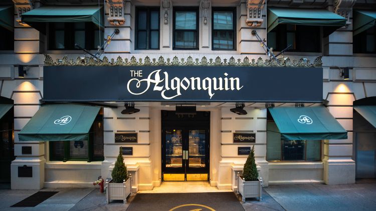 Algonquin Hotel Times Square, Autograph Exterior