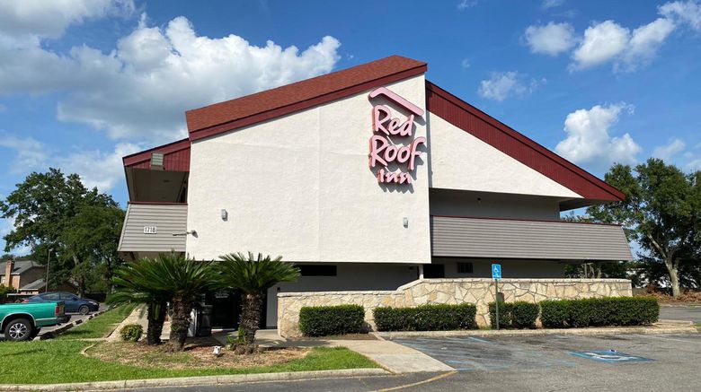 Red Roof Inn Lafayette, LA Exterior. Images powered by <a href="https://www.leonardoworldwide.com" target="_blank" rel="noopener">Leonardo</a>.