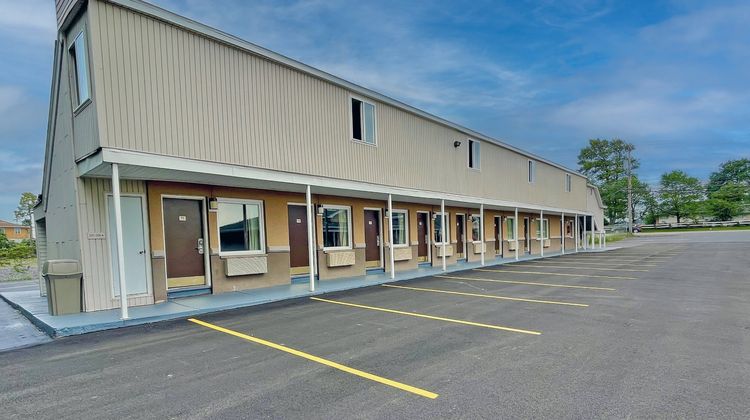 Red Carpet Inn Orchard Park Buffalo Exterior