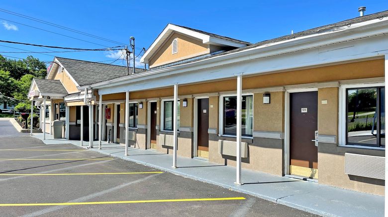 <b>Red Carpet Inn Orchard Park Buffalo Exterior</b>. Images powered by <a href="https://www.leonardoworldwide.com/" title="Leonardo Worldwide" target="_blank">Leonardo</a>.
