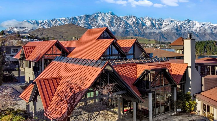 Copthorne Hotel & Resort Lakefront Exterior