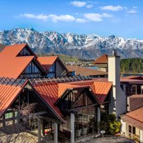 Copthorne Hotel & Resort Lakefront