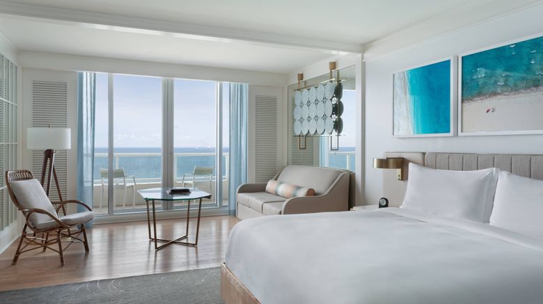 <b>The Ritz-Carlton, Fort Lauderdale Room</b>. Images powered by <a href="https://www.leonardoworldwide.com/" title="Leonardo Worldwide" target="_blank">Leonardo</a>.