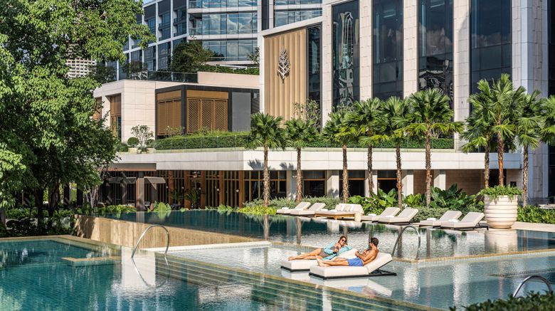 <b>Four Seasons Bangkok Chao Phraya River Pool</b>. Images powered by <a href="https://www.leonardoworldwide.com/" title="Leonardo Worldwide" target="_blank">Leonardo</a>.