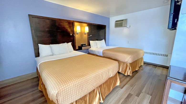<b>Scottish Inn Room</b>. Images powered by <a href="https://www.leonardoworldwide.com/" title="Leonardo Worldwide" target="_blank">Leonardo</a>.