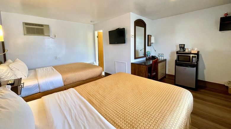 <b>Scottish Inn Room</b>. Images powered by <a href="https://www.leonardoworldwide.com/" title="Leonardo Worldwide" target="_blank">Leonardo</a>.