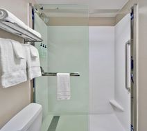 SpringHill Suites by Marriott Erie Room