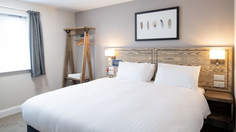 <b>The Paisley Pear Brackley Room</b>. Images powered by <a href="https://www.leonardoworldwide.com/" title="Leonardo Worldwide" target="_blank">Leonardo</a>.