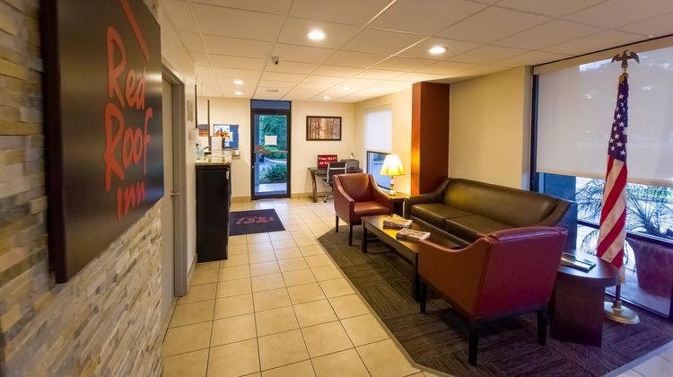 Red Roof Inn Tallahassee East Lobby