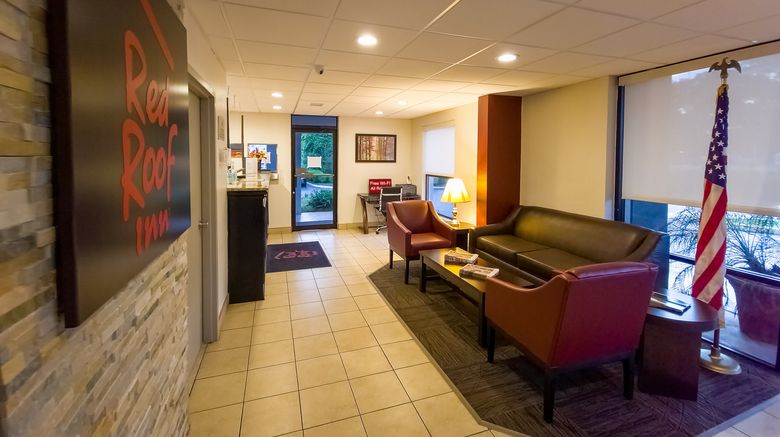 <b>Red Roof Inn Tallahassee East Lobby</b>. Images powered by <a href="https://www.leonardoworldwide.com/" title="Leonardo Worldwide" target="_blank">Leonardo</a>.