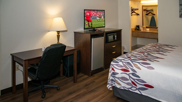 Red Roof Inn Tallahassee East Room
