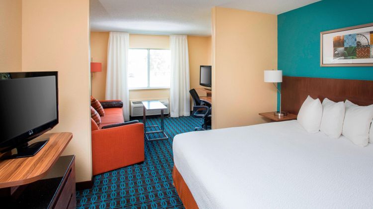 Fairfield Inn by Marriott Terre Haute Suite