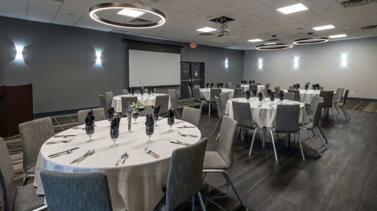Holiday Inn Detroit Lakes Meeting