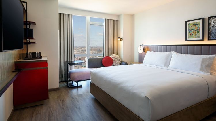 Renaissance NY Flushing Hotel at Tangram Room