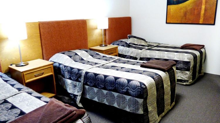 Winning Post Motel Suite
