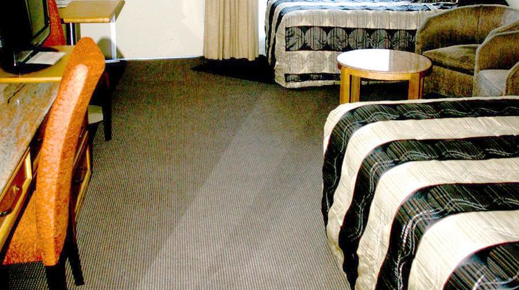 Winning Post Motel Suite