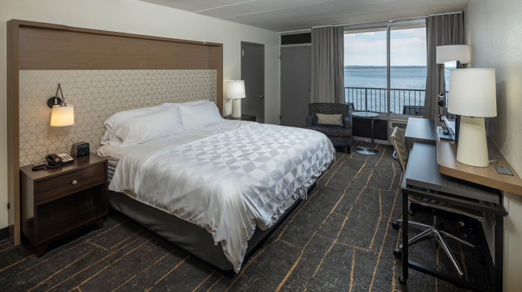 Holiday Inn Detroit Lakes Room