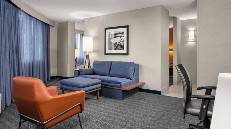 Courtyard Minneapolis Downtown Suite