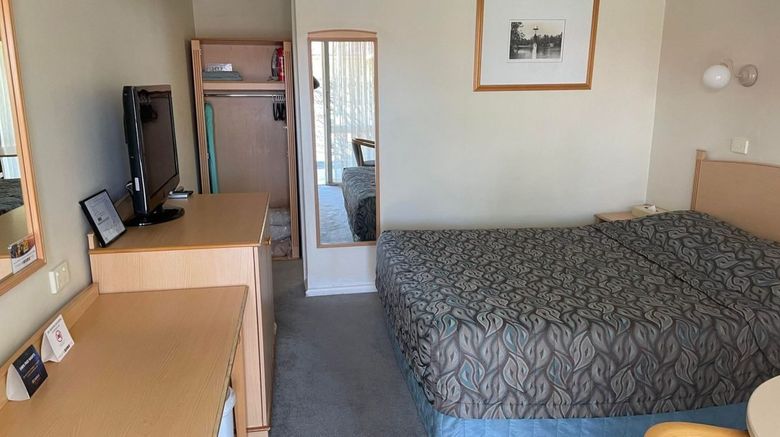 <b>The Oxley Motel Dubbo Room</b>. Images powered by <a href="https://www.leonardoworldwide.com/" title="Leonardo Worldwide" target="_blank">Leonardo</a>.