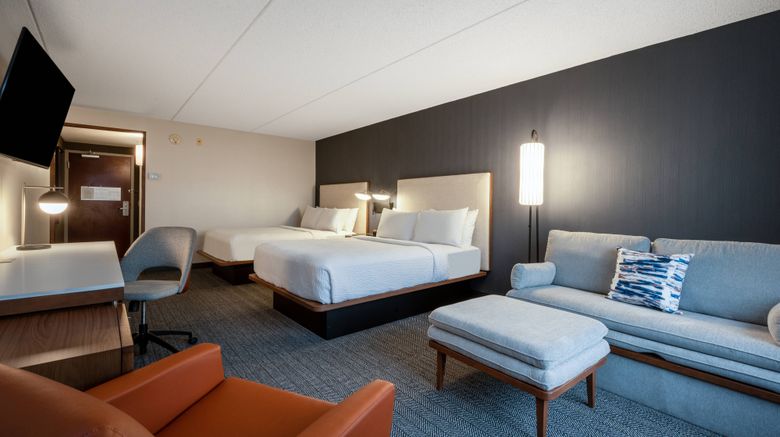<b>Courtyard by Marriott Columbus Airport Room</b>. Images powered by <a href="https://www.leonardoworldwide.com/" title="Leonardo Worldwide" target="_blank">Leonardo</a>.
