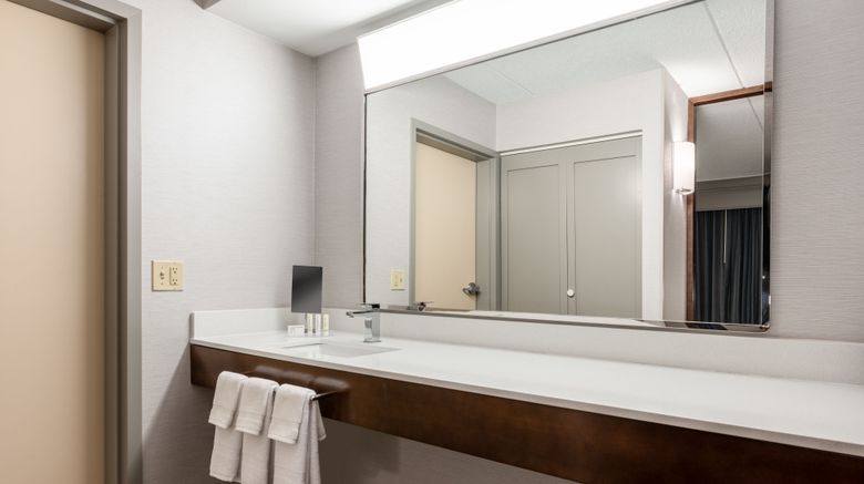 <b>Courtyard by Marriott Columbus Airport Suite</b>. Images powered by <a href="https://www.leonardoworldwide.com/" title="Leonardo Worldwide" target="_blank">Leonardo</a>.