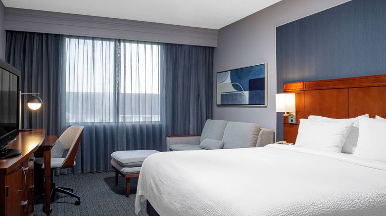 <b>Courtyard Long Island MacArthur Airport Suite</b>. Images powered by <a href="https://www.leonardoworldwide.com/" title="Leonardo Worldwide" target="_blank">Leonardo</a>.