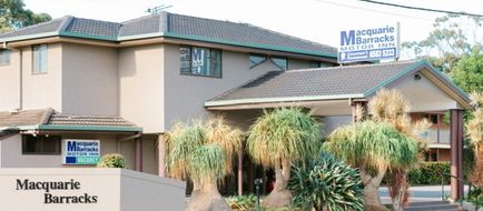 Macquarie Barracks Inn Exterior
