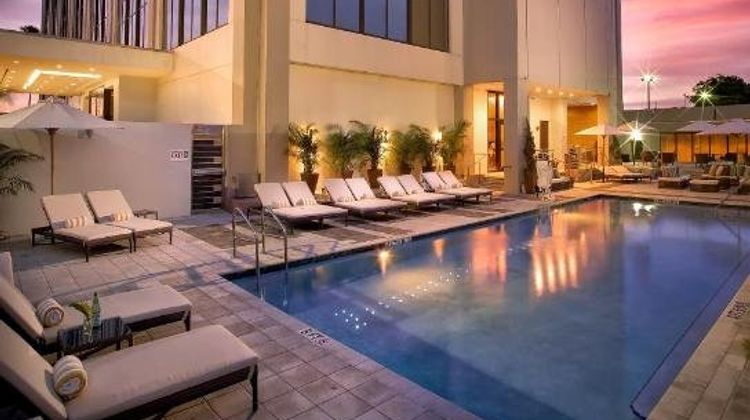 EB Hotel Miami Exterior