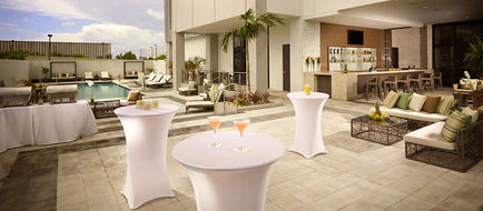 EB Hotel Miami Exterior